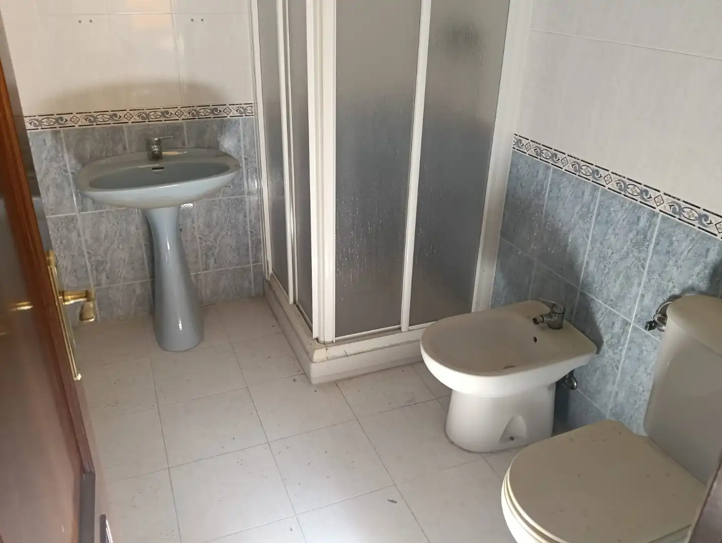 Badezimmer von Wohnung zum Verkauf in Villaverde del Río mit Terrasse und Balkon