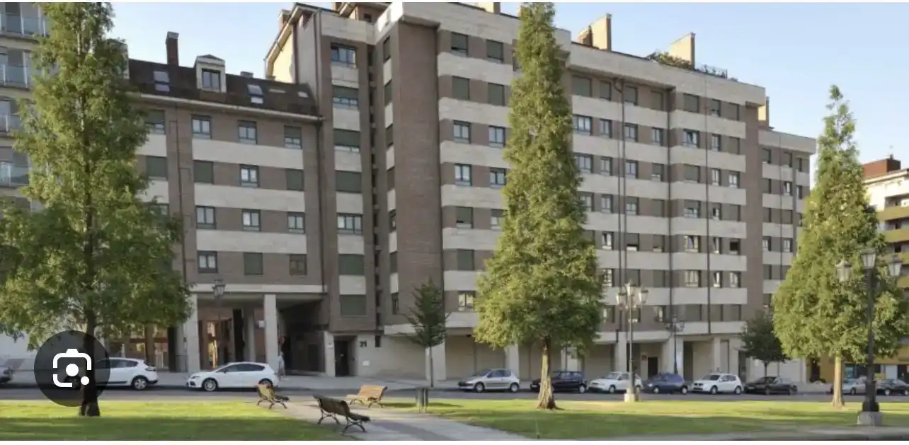 Vista exterior de Pis en venda en Oviedo 