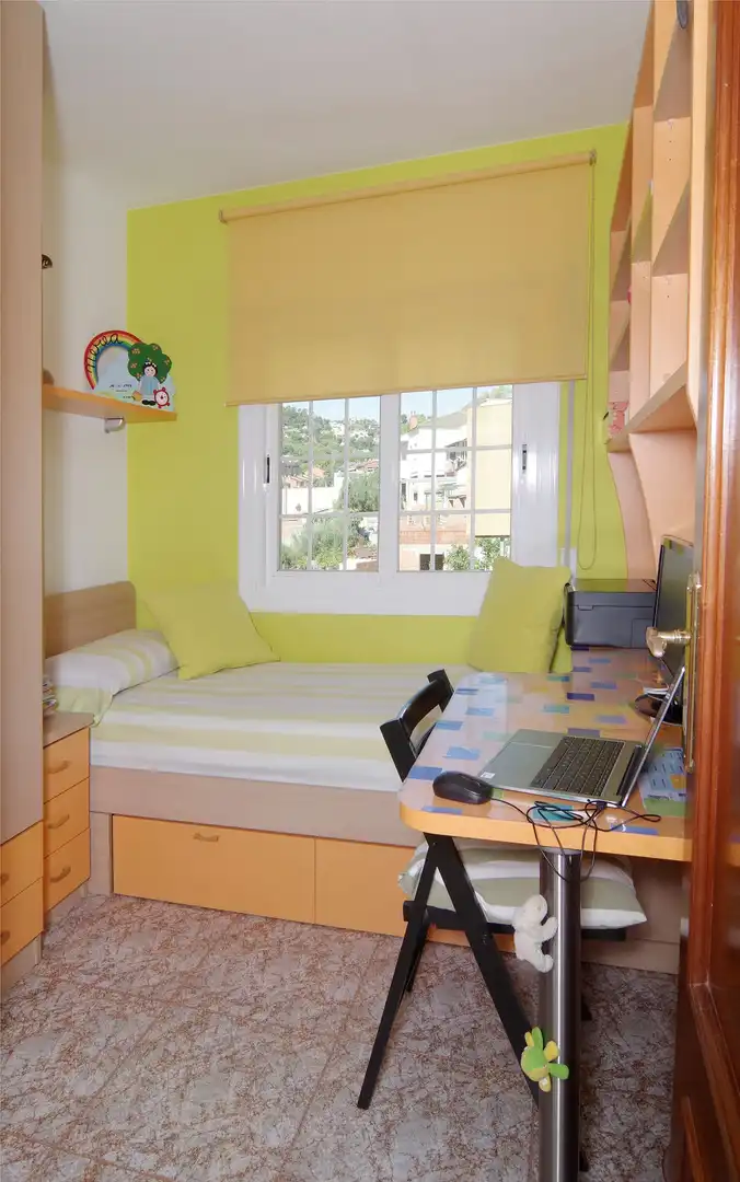 Dormitori de Casa o xalet en venda en Sant Vicenç Dels Horts amb Aire condicionat, Calefacció i Jardí privat