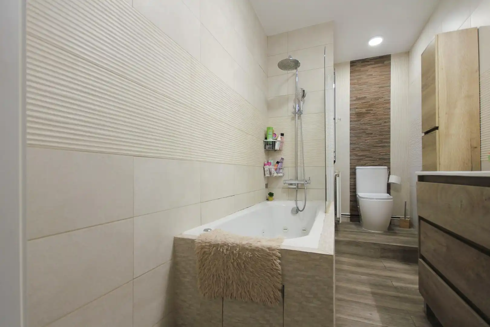 Baño de Ático en venta en Cerdanyola del Vallès con Aire acondicionado, Calefacción y Jardín privado
