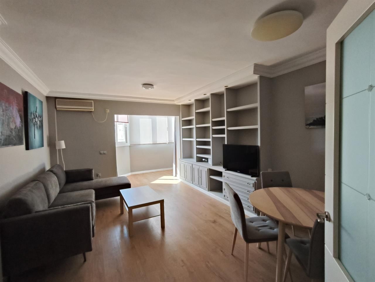 Sala d'estar de Pis de lloguer en Málaga Capital amb Piscina i Moblat