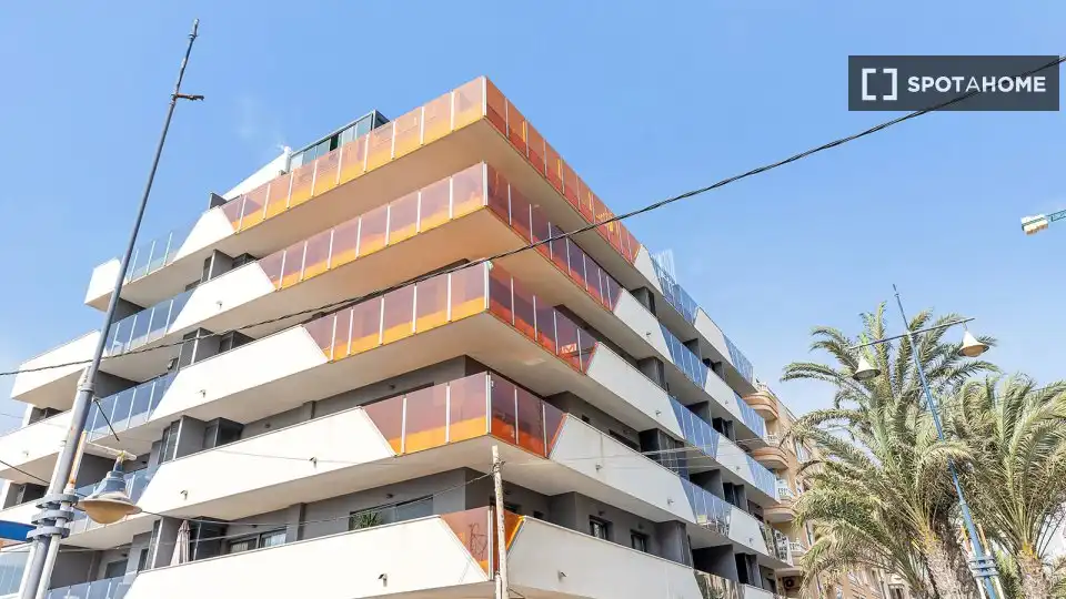 Room in Avenida Habaneras - Curva de Palangre