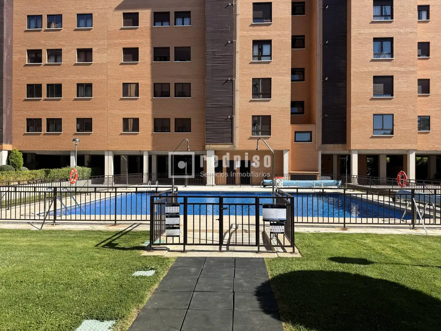 Swimming pool of Flat for sale in Madrid  with Heating, Private garden and Storage room