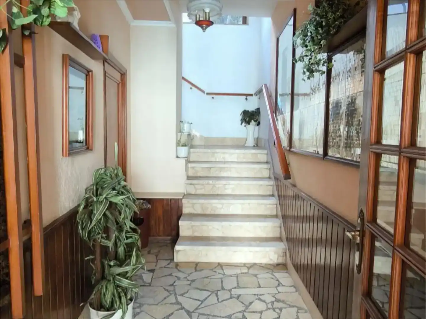 Casa adosada en venta en Vigo  con Parquet, Trastero y Amueblado
