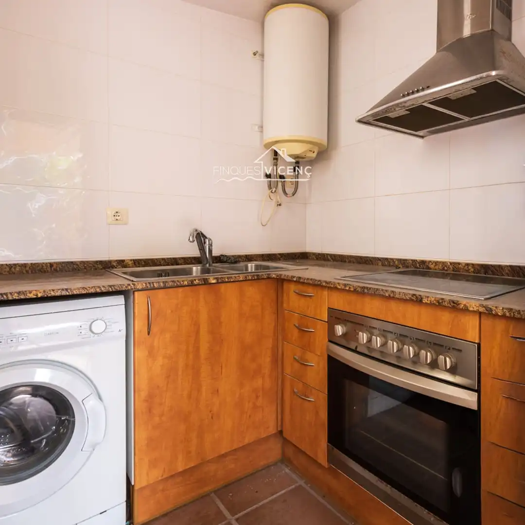 Küche von Wohnung zum Verkauf in Calafell mit Klimaanlage, Heizung und Terrasse