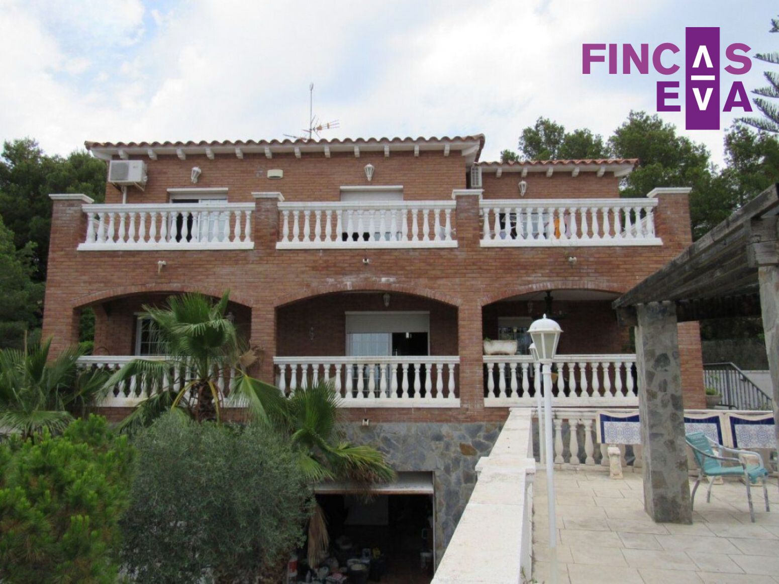 Vista exterior de Casa o xalet en venda en El Vendrell amb Parquet i Traster