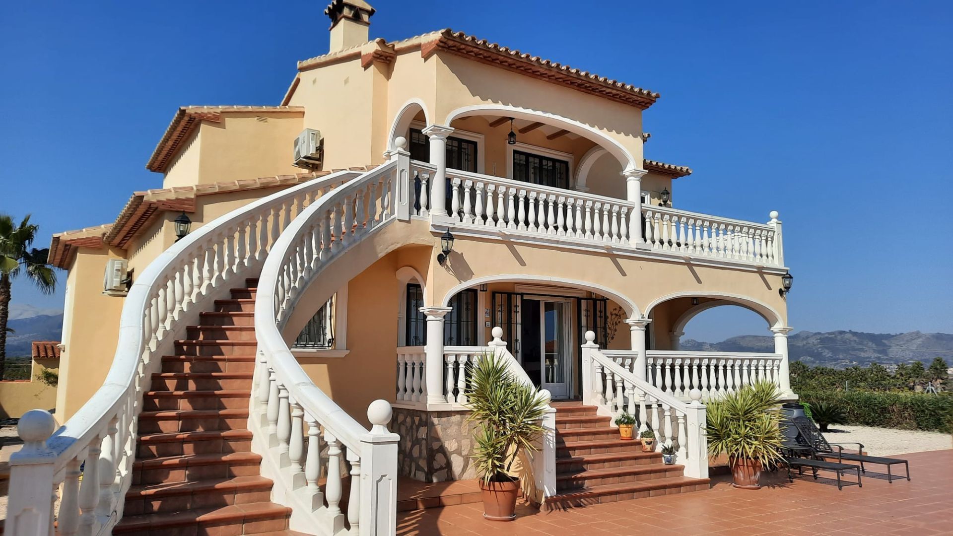 Vista exterior de Finca rústica en venda en Benidoleig amb Jardí privat, Terrassa i Piscina
