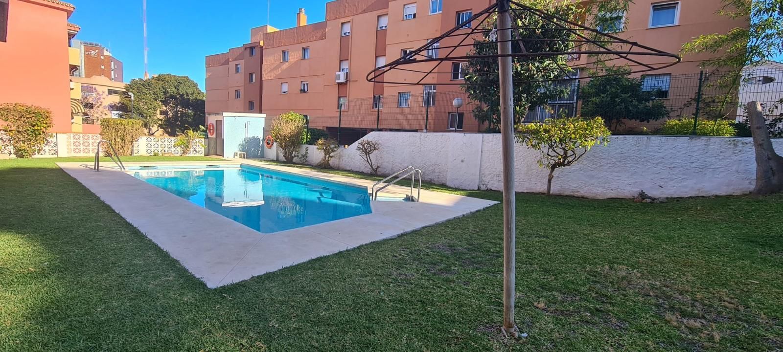 Piscina de Pis en venda en Torremolinos amb Terrassa i Piscina comunitària