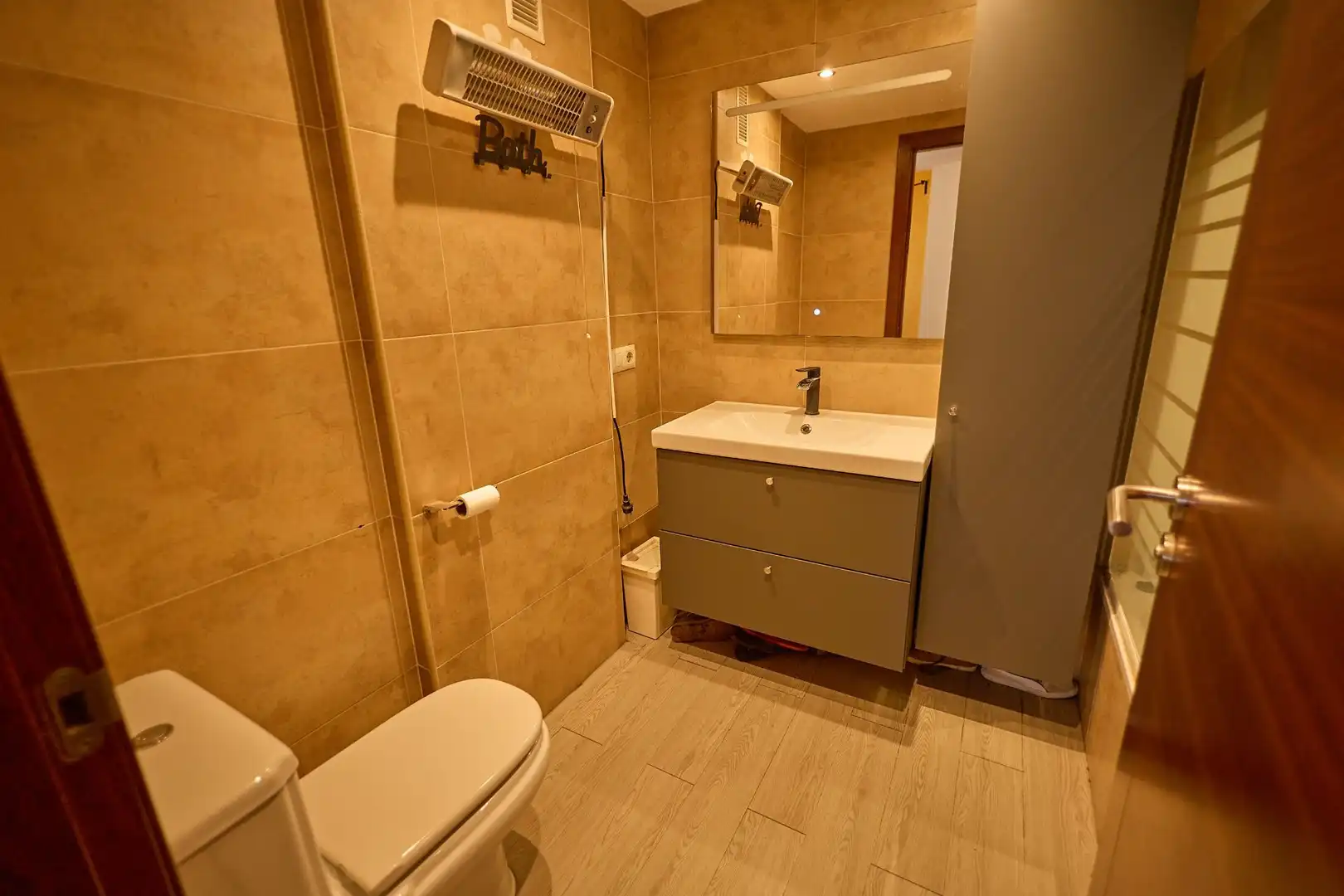 Bathroom of Flat for sale in Porreres  with Air Conditioner, Terrace and Storage room