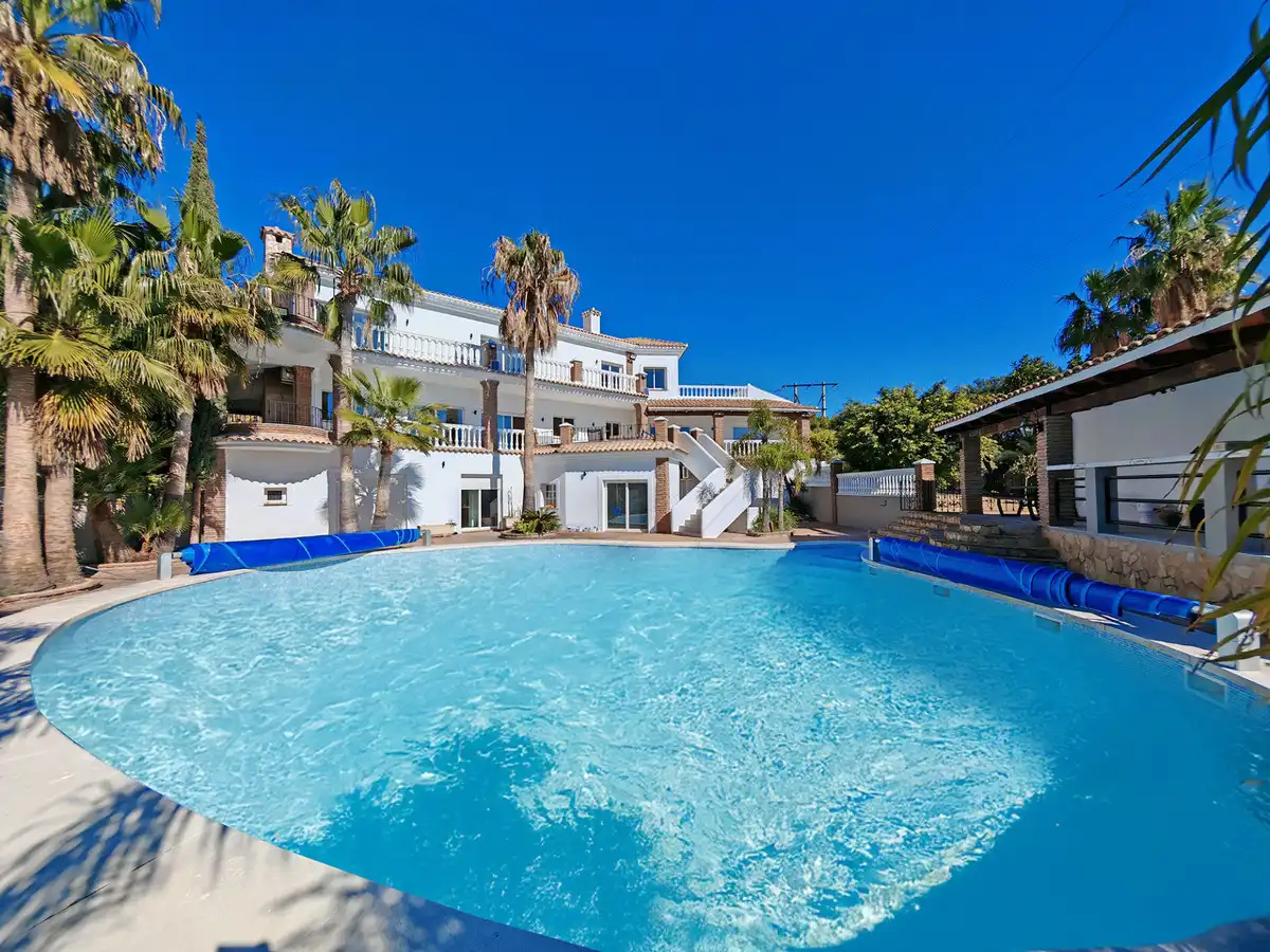 Piscina de Casa o xalet en venda en Benalmádena amb Aire condicionat, Calefacció i Jardí privat