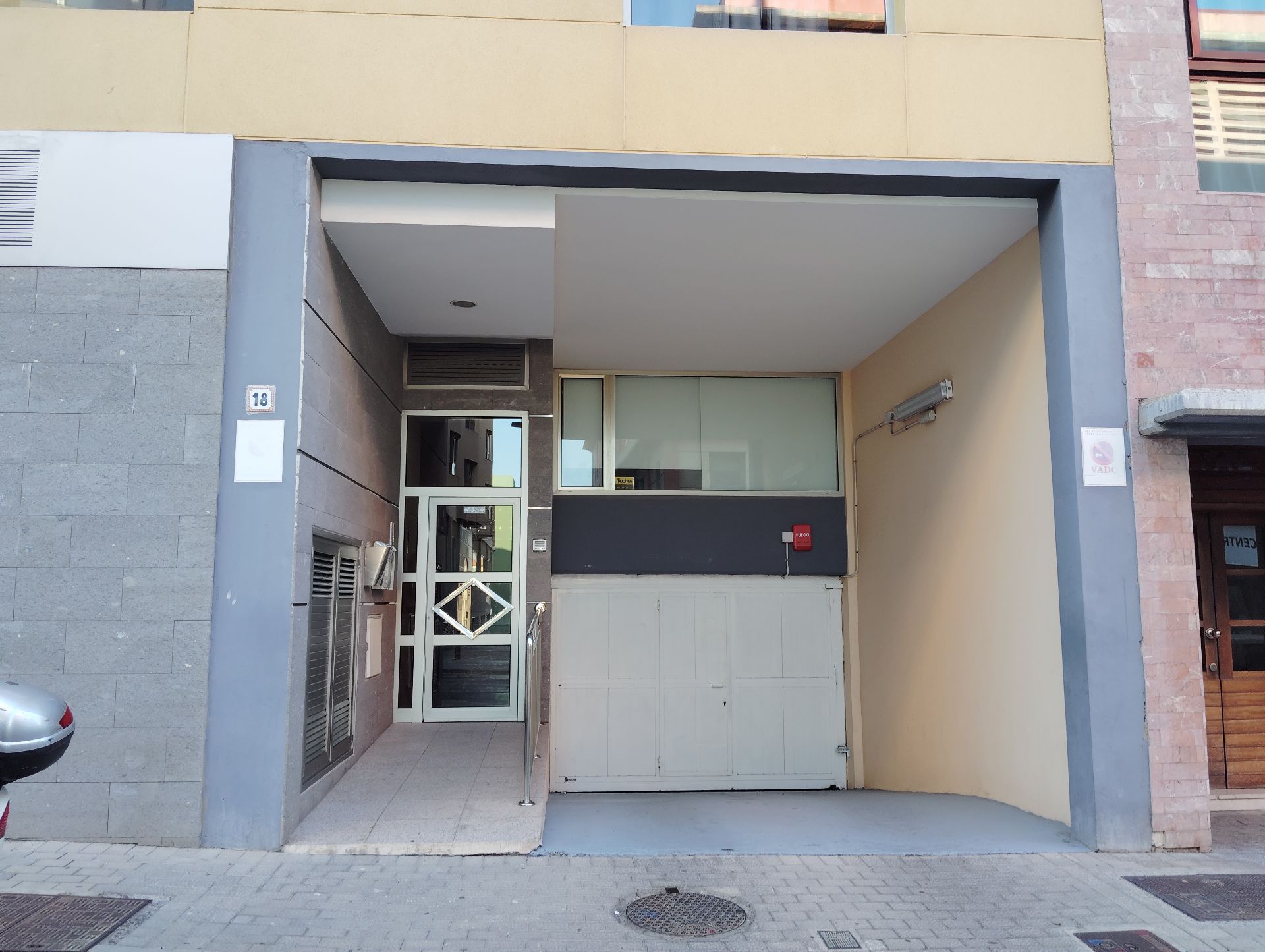 Garage for sale in Telde