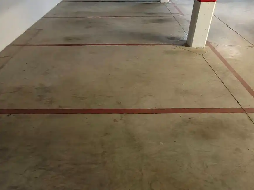 Garage for rent in Miralbueno