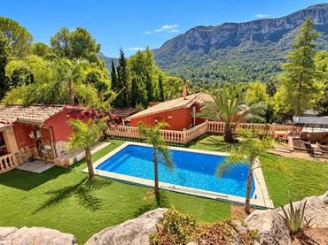 House with balcony for sale in Barx