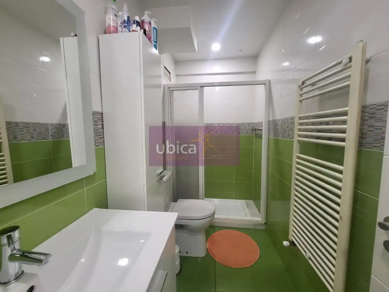 Baño de Piso en venta en Vigo  con Calefacción y Trastero