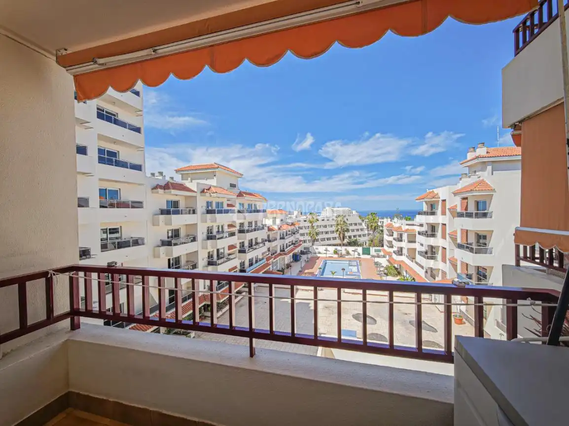 Vista exterior de Piso en venta en Arona