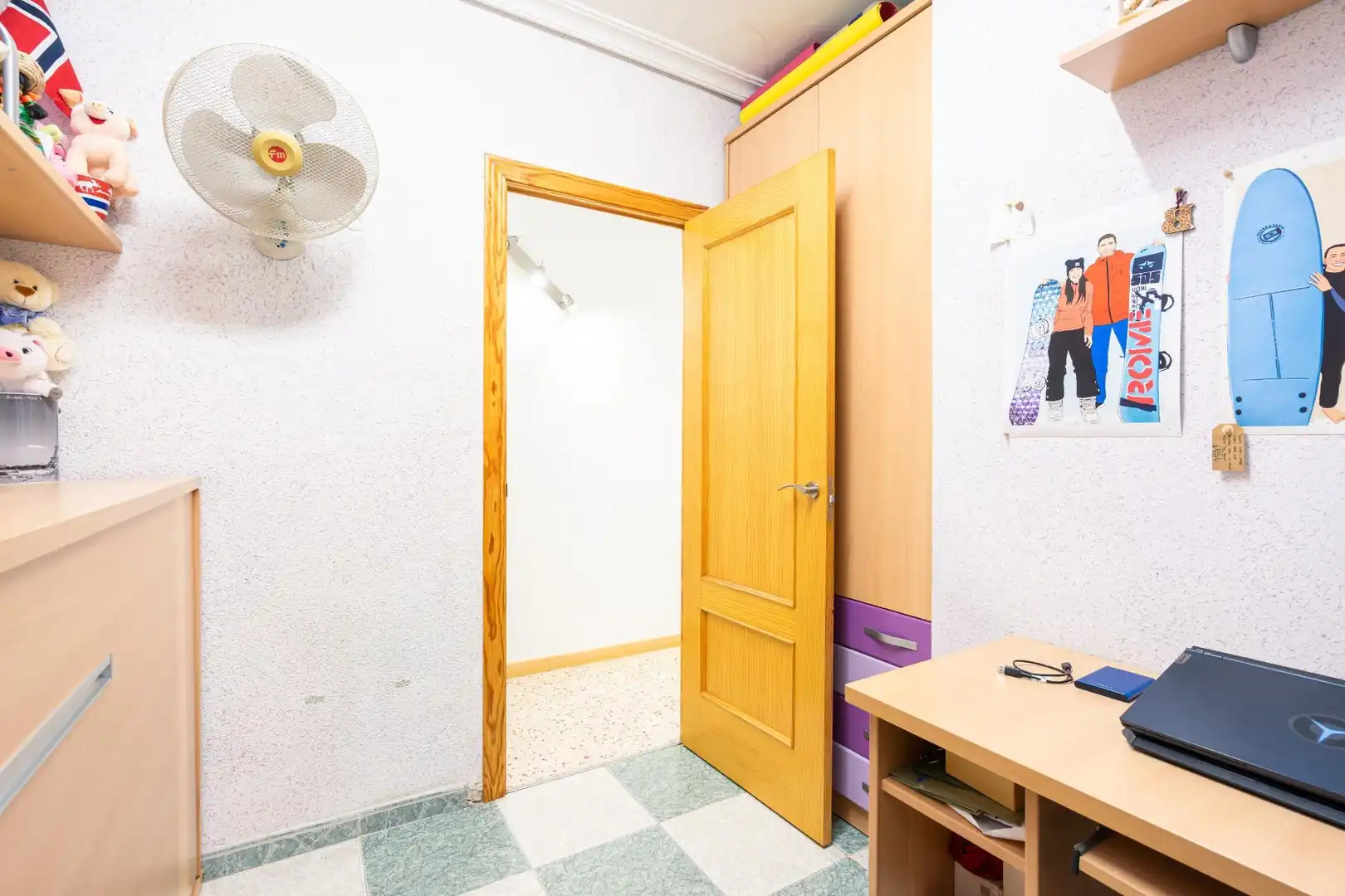 Bedroom of Flat for sale in Sevilla  with Air Conditioner, Furnished and Balcony