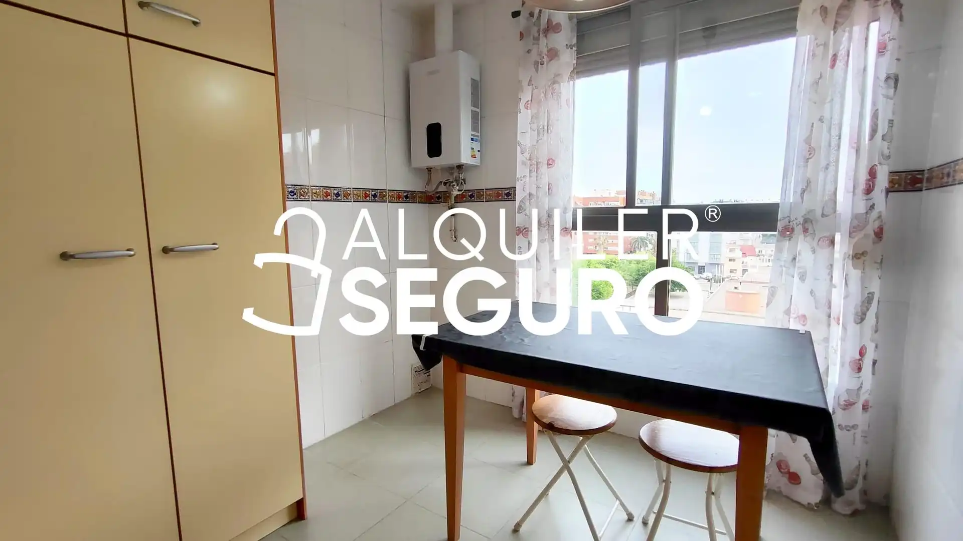 Cocina de Piso de alquiler en Valencia con Aire acondicionado y Calefacción