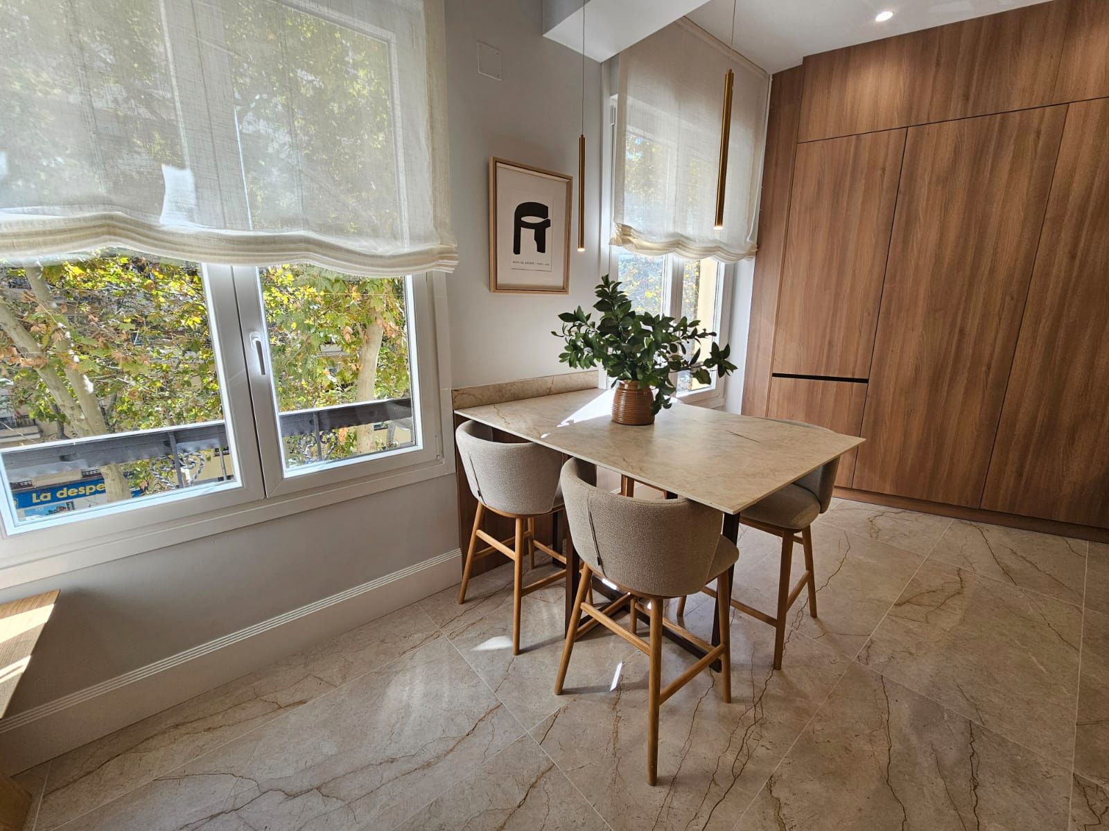 Dining room of Flat for sale in  Madrid Capital  with Air Conditioner, Heating and Furnished