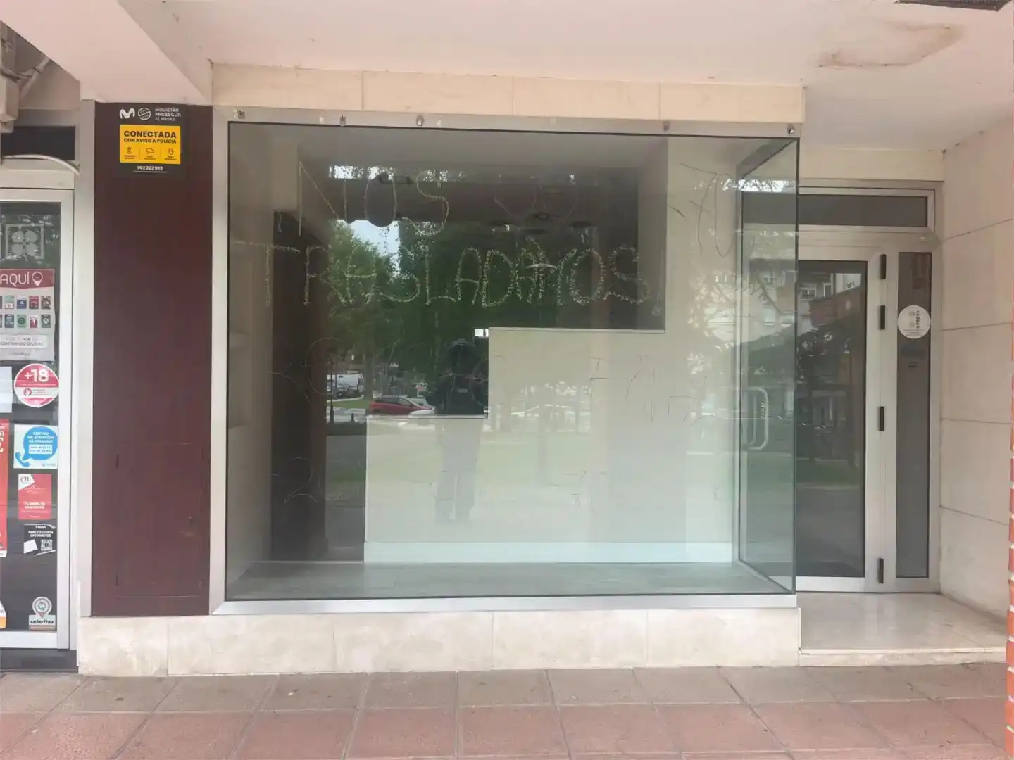Local de lloguer en Bezana - Prezanes