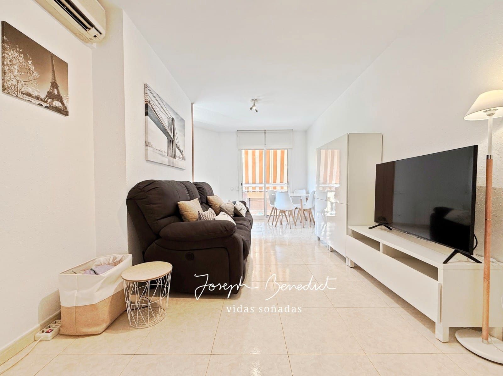 Living room of Flat for sale in Castelldefels  with Air Conditioner, Heating and Storage room