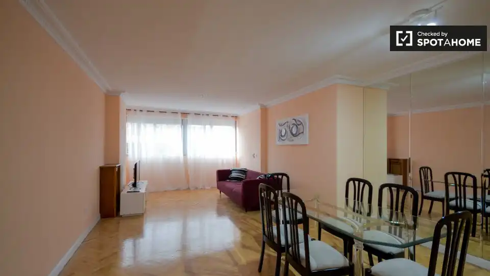 Sala de estar de Piso de alquiler en Alcalá de Henares con Aire acondicionado, Calefacción y Amueblado