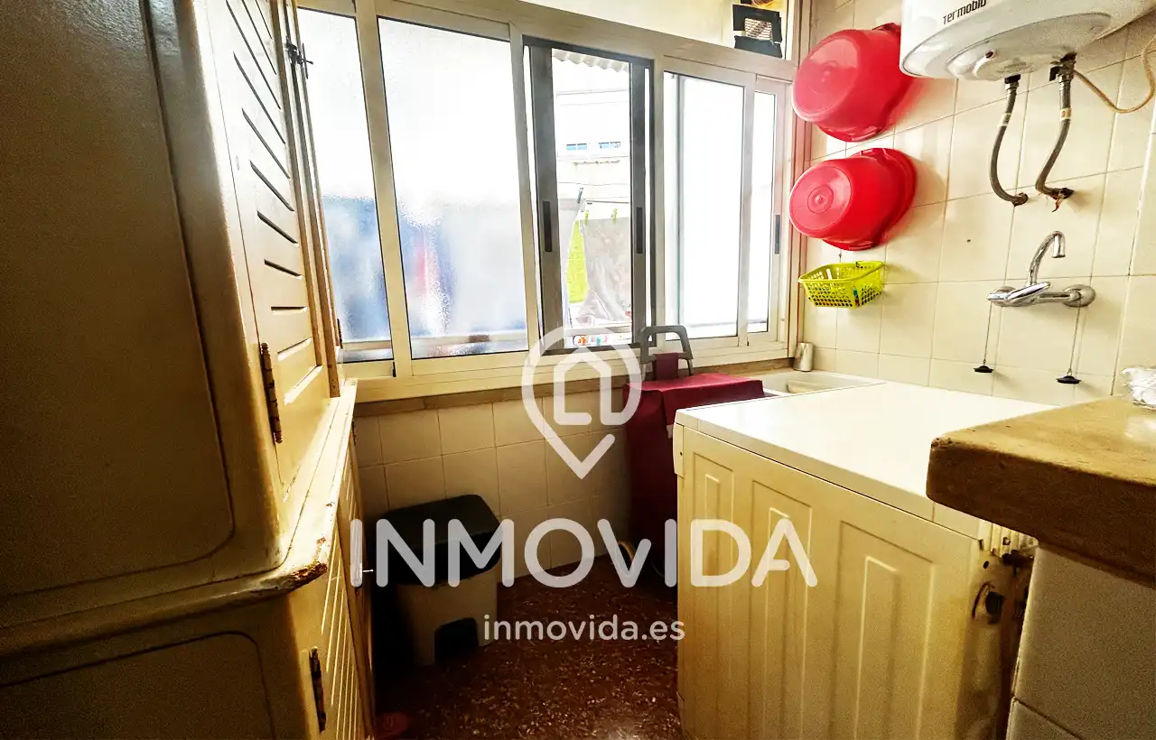 Dormitori de Pis en venda en Xàtiva amb Moblat i Balcó