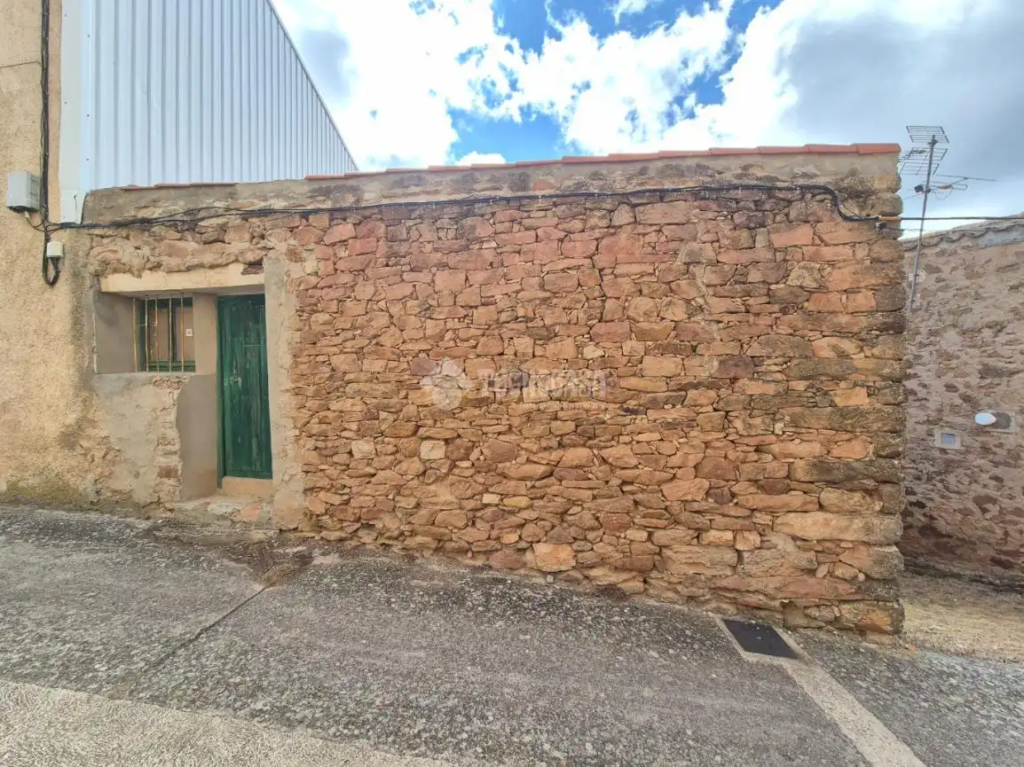 Vista exterior de Finca rústica en venda en Anguita amb Jardí privat