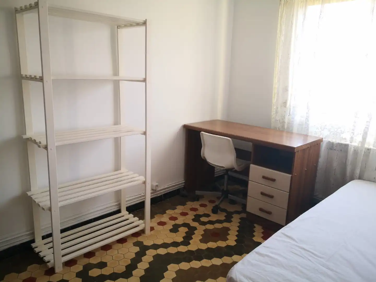 Habitación de Piso de alquiler en Zaragoza con Calefacción, Amueblado y Horno