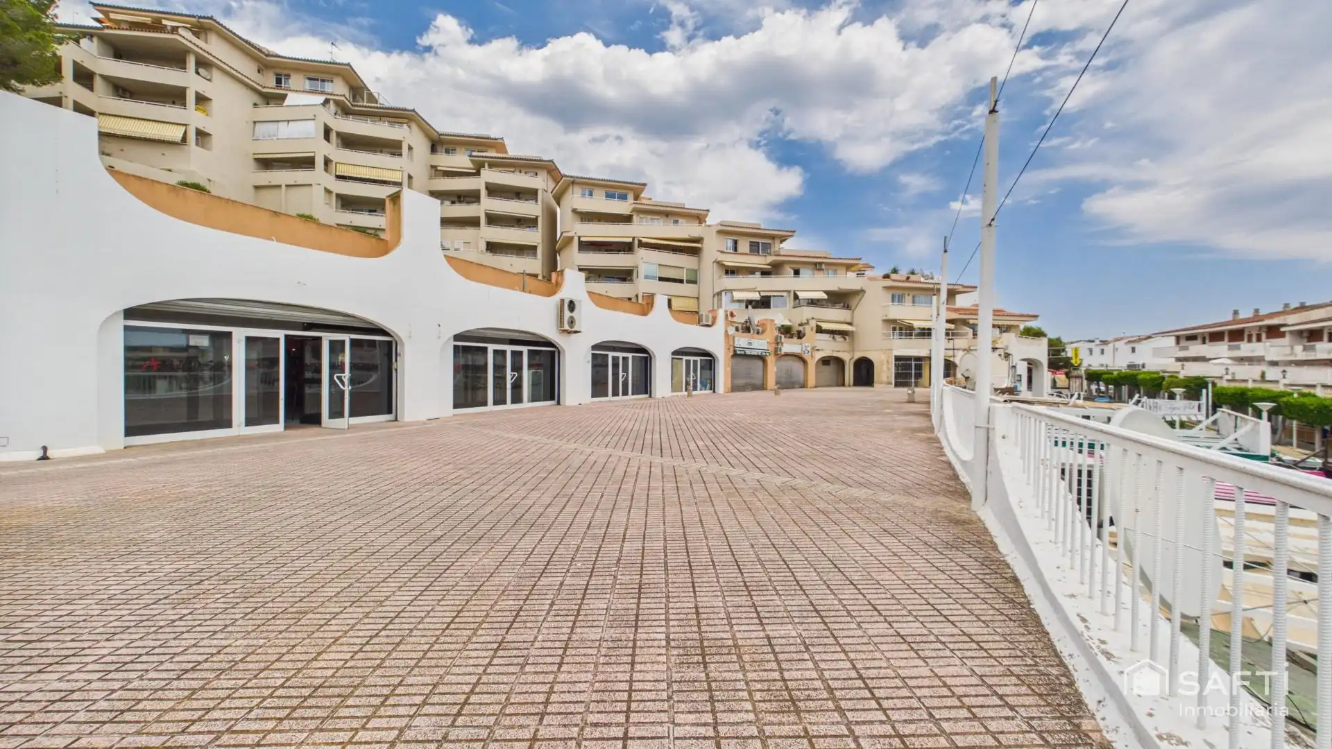 Vista exterior de Local en venta en Calvià con Aire acondicionado