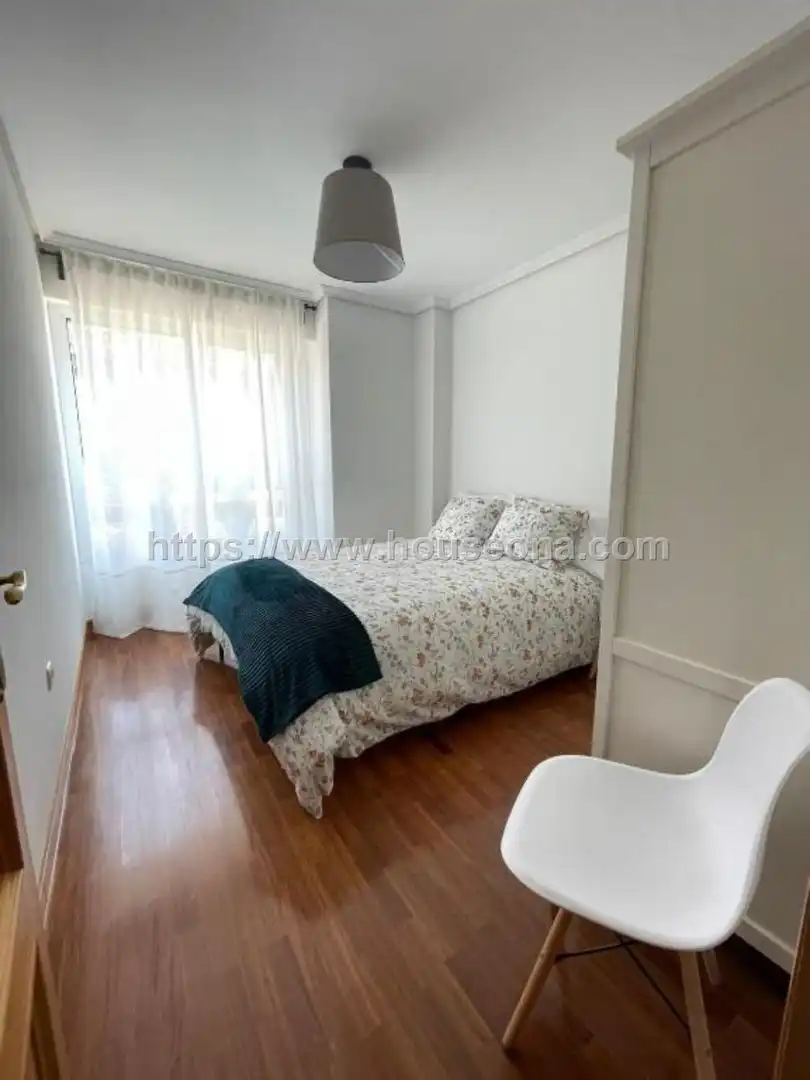 Dormitori de Casa adosada en venda en Laguardia amb Calefacció, Terrassa i Moblat