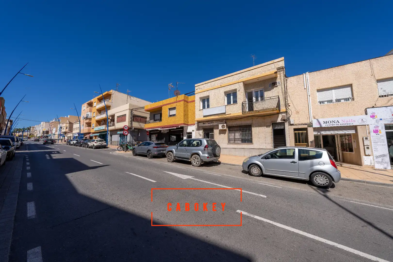 Vista exterior de Casa adosada en venta en Almería con Terraza