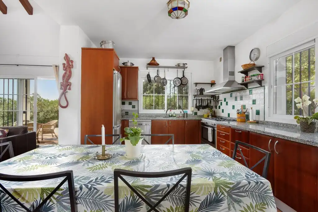 Chalet con piscina en venta en Altos de Estepona, imagen 4