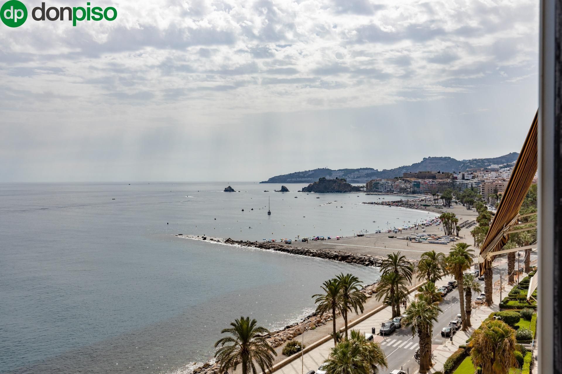 Vista exterior de Piso en venta en Almuñécar con Terraza y Balcón