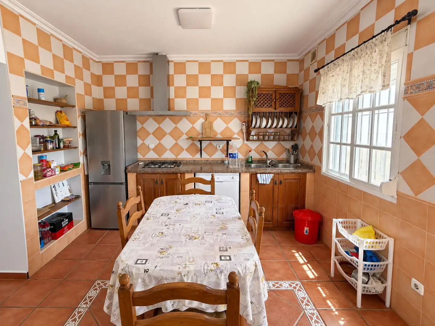 Cuina de Casa o xalet en venda en Tarifa amb Aire condicionat i Terrassa