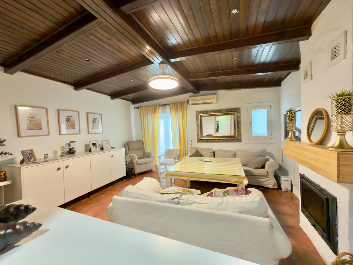 Sala de estar de Dúplex en venta en Bornos con Aire acondicionado, Terraza y Amueblado