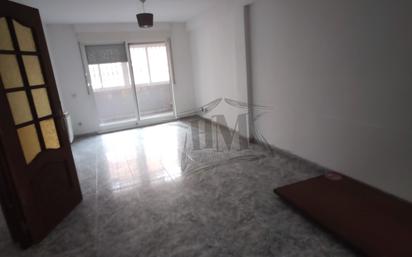 Sala d'estar de Pis en venda en  Madrid Capital amb Aire condicionat, Calefacció i Parquet