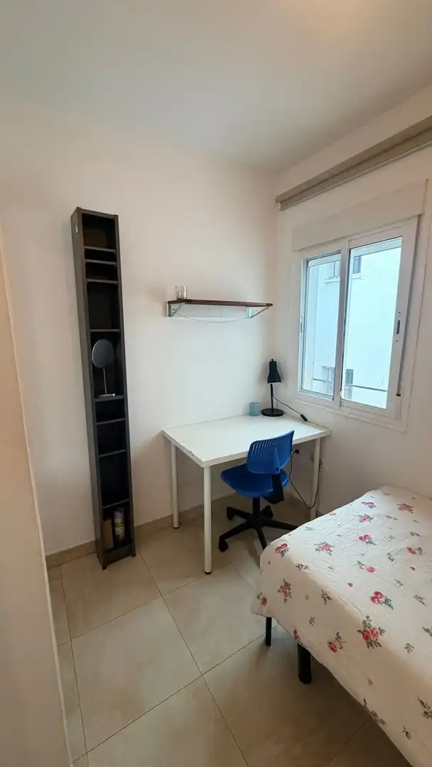 Schlafzimmer von Wohnung zur untervermieten in Sevilla mit Klimaanlage, Möbliert und Waschmaschine