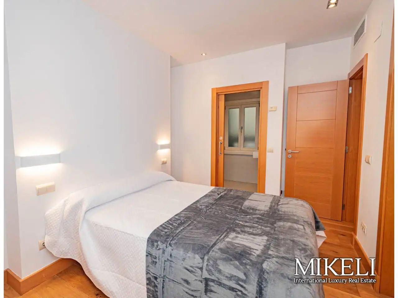 Schlafzimmer von Wohnung zur Miete in Santander mit Klimaanlage, Heizung und Balkon