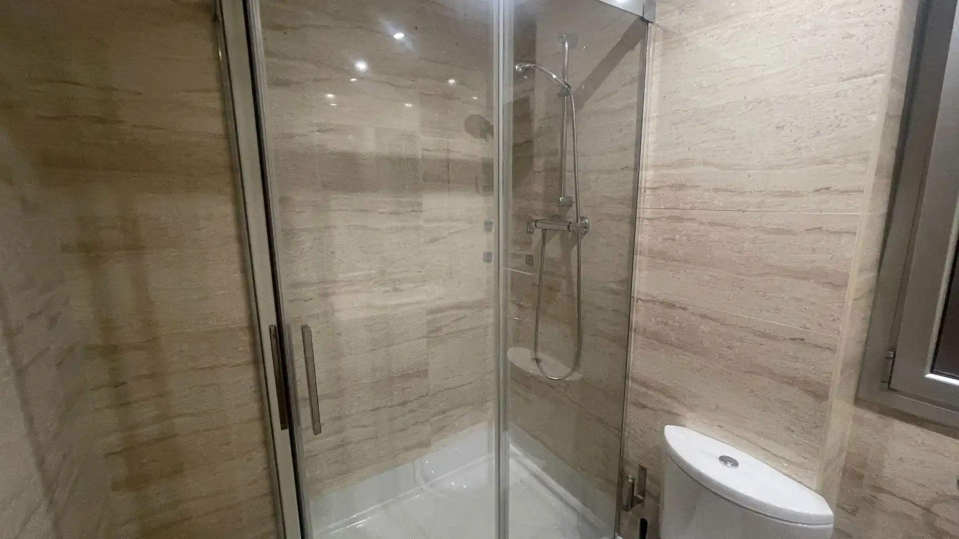 Baño de Piso de alquiler en Terrassa con Calefacción, Terraza y Amueblado