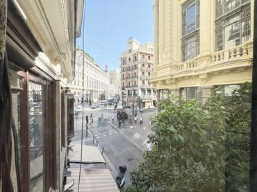Piso con balcón en alquiler en Calle del Príncipe
