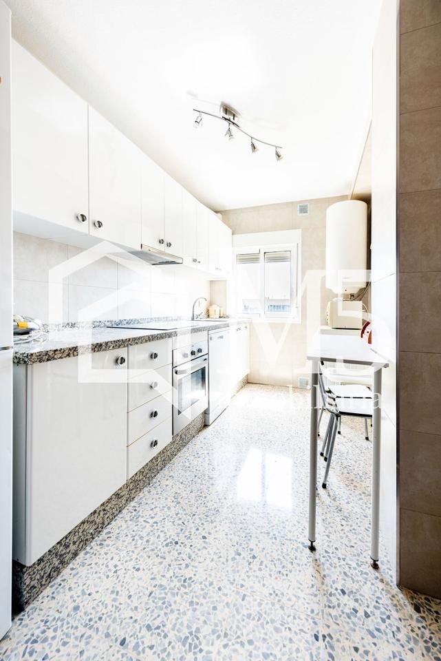 Kitchen of Flat for sale in Vélez-Málaga  with Air Conditioner, Terrace and Furnished