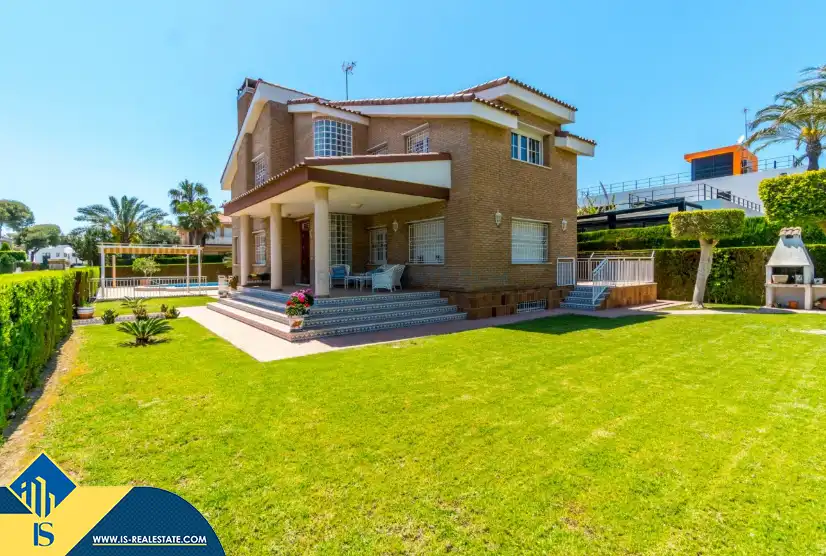 Casa con piscina en venta en Playa del Acequión, Náufragos y Rocío del Mar