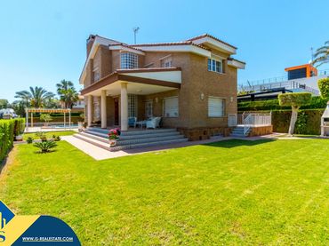 Casa amb piscina en venda a Playa del Acequión, Náufragos y Rocío del Mar