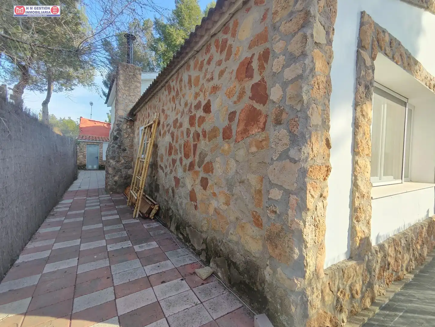 Vista exterior de Casa o xalet en venda en Alcázar de San Juan amb Aire condicionat, Calefacció i Traster