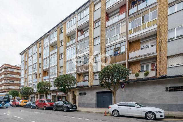 Piso en Venta en Calle FEIJOO, 48 en El Coto