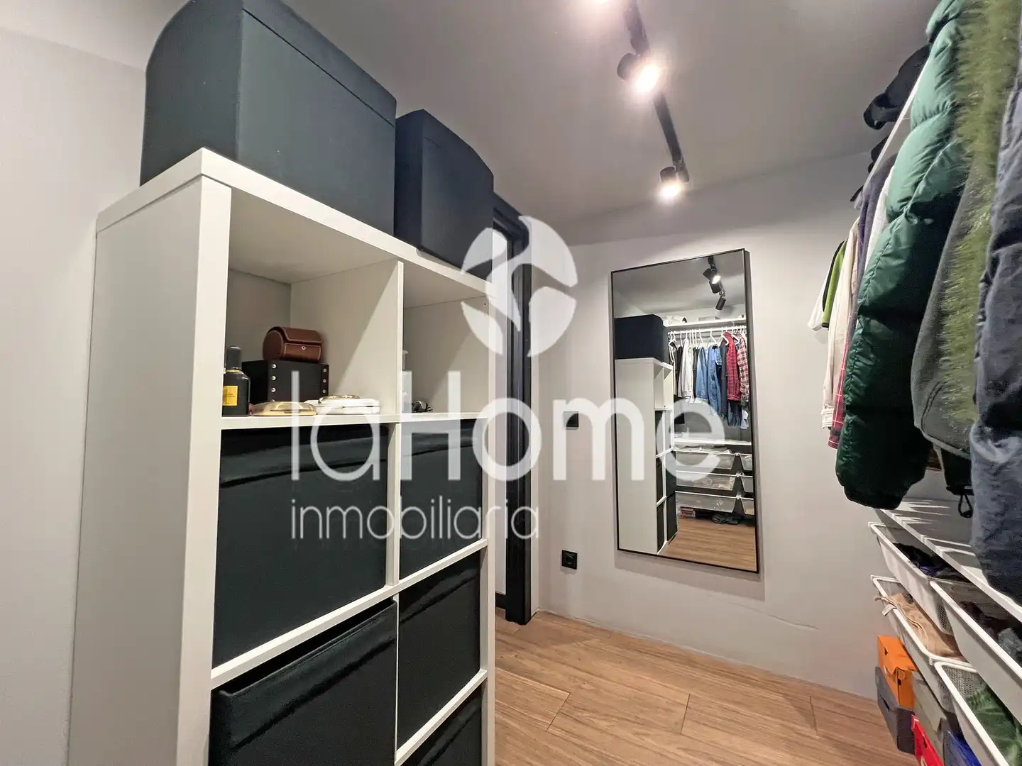 Habitación de Apartamento en venta en Paterna con Aire acondicionado, Calefacción y Terraza