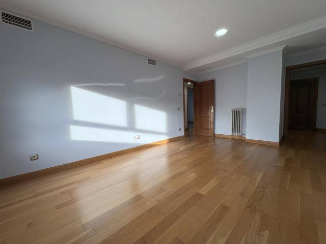 Piso en Alquiler en Gran Vía De Hortaleza en Pinar del Rey