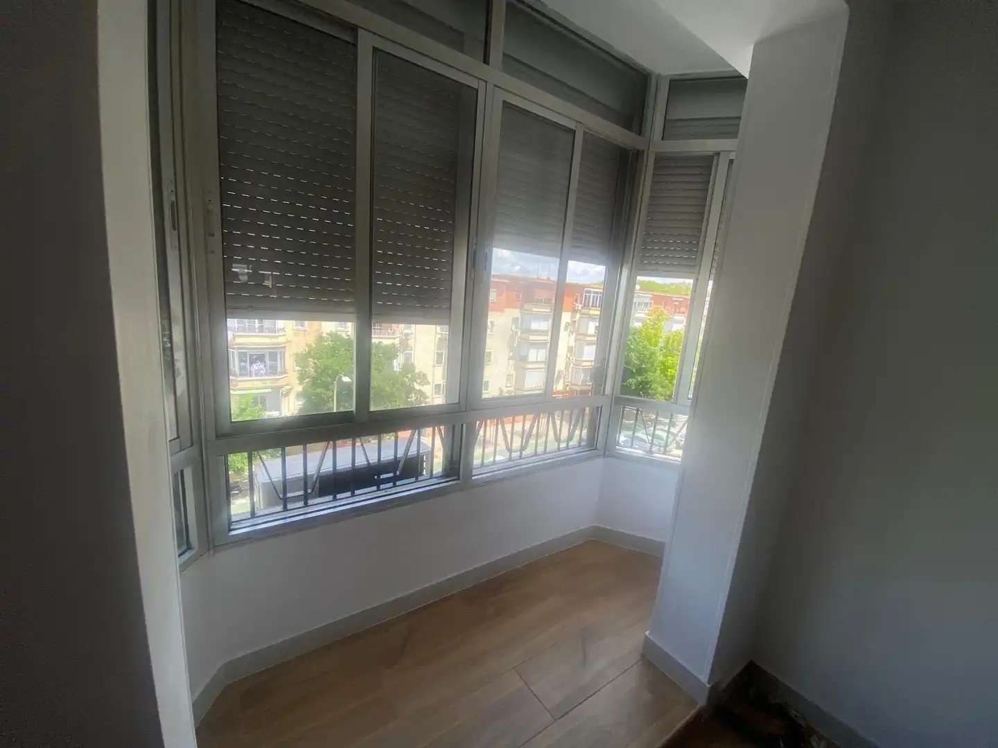 Bedroom of Flat for share in Sevilla
