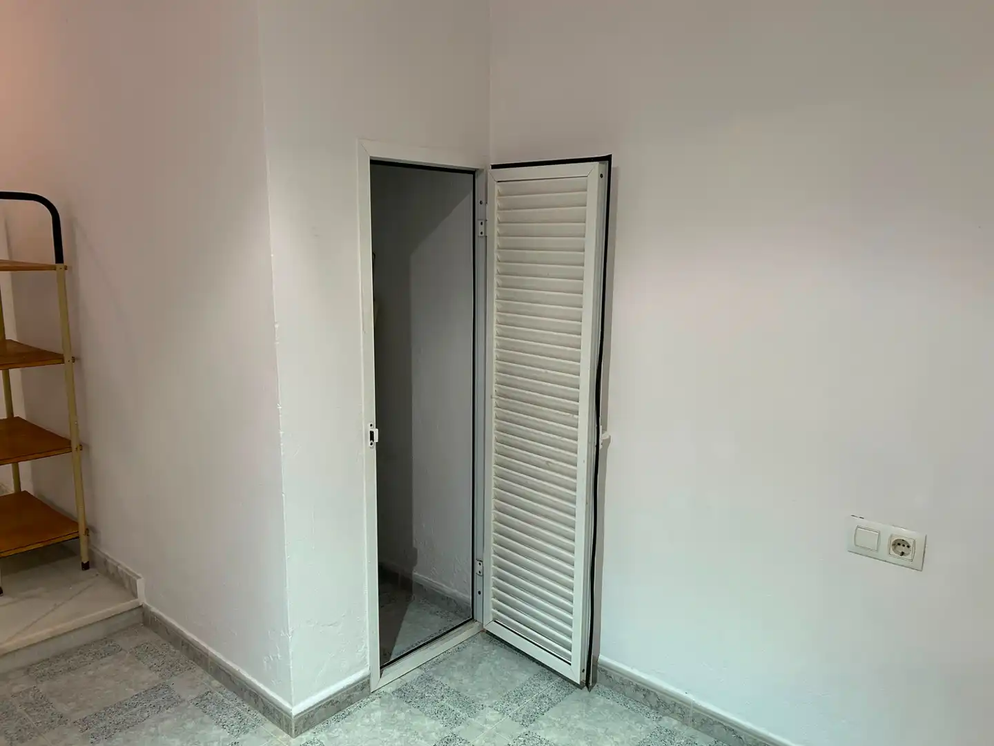 Habitación de Apartamento de alquiler en Algeciras con Calefacción, Terraza y Amueblado
