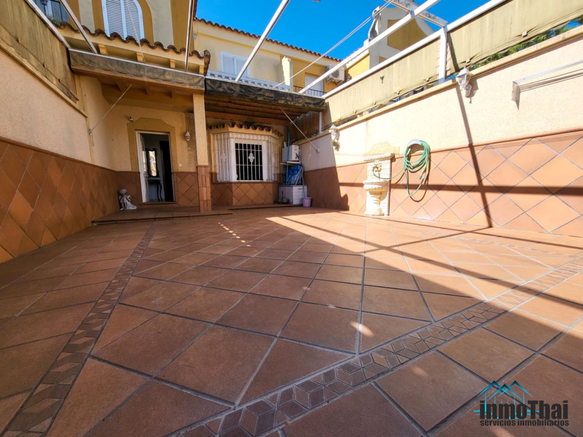Terrassa de Casa adosada en venda en Jerez de la Frontera amb Aire condicionat, Terrassa i Traster